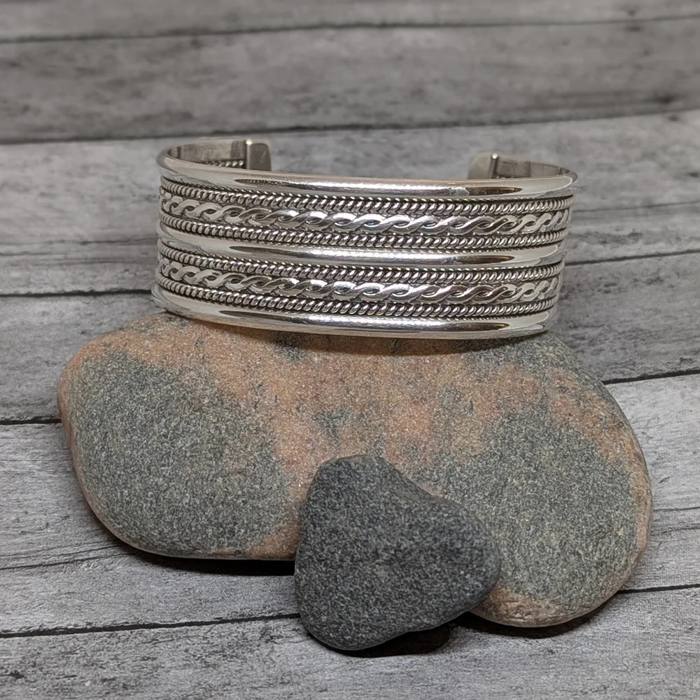 Tahe Signed Sterling Silver Bold Nine Banded Navajo Cuff Bracelet - Picture 11 of 11
